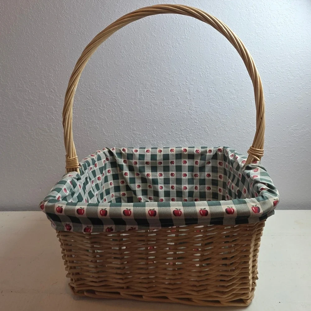 Woven Wicker Picnic Basket Green Gingham Apple Print Liner Farmhouse 15x15 inch‎